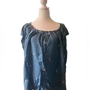 Lauren Conrad fun lightweight cap sleeve blue pull over top.